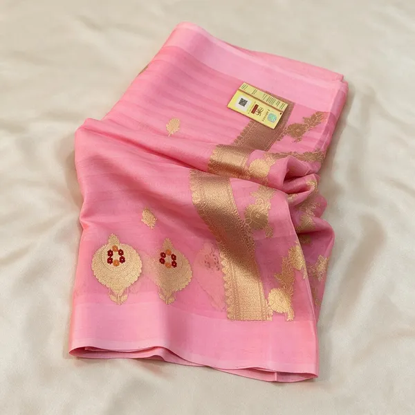 Pink_Soft_Silk_Zari_Floral_Woven_Saree_For_Women
