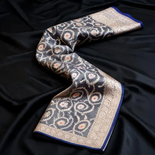 Grey_Soft_Silk_Floral_Woven_Saree_For_Women