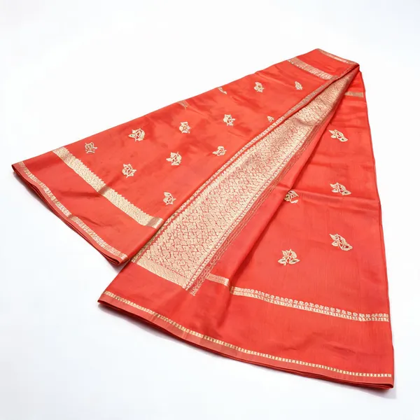 Coral_Seli_Katan_Silk_Woven_Zari_Ethnic_Saree_For_Women