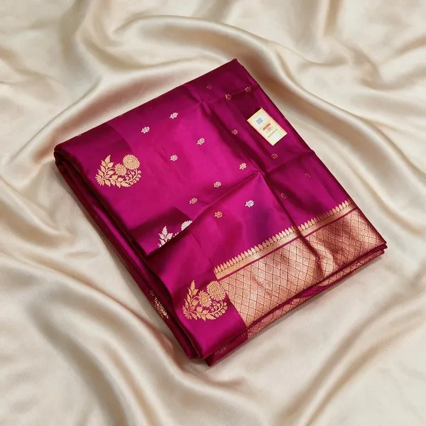 Magenta_Seli_Katan_Silk_Woven_Zari_Floral_Saree_For_Women