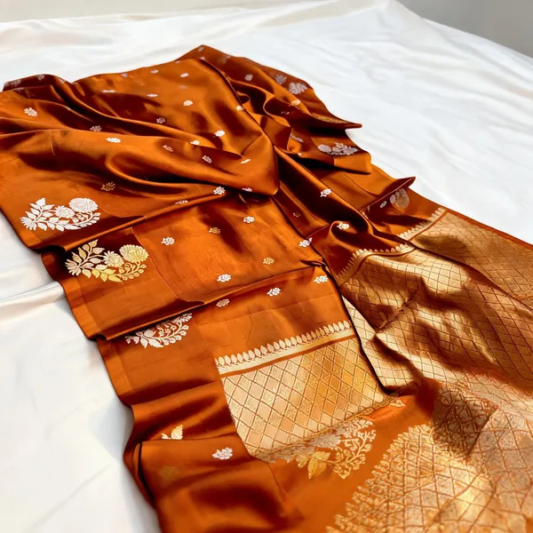 Orange_Seli_Katan_Silk_Woven_Zari_Floral_Saree_For_Women