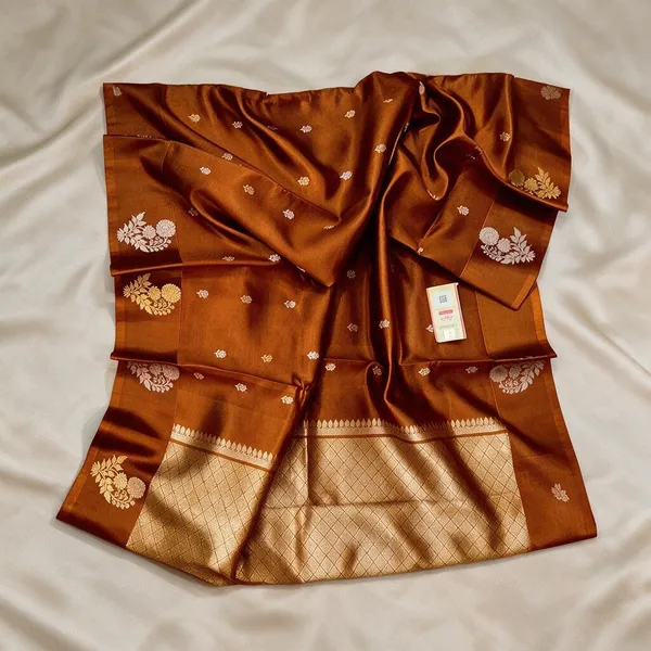 Orange_Seli_Katan_Silk_Woven_Zari_Floral_Saree_For_Women