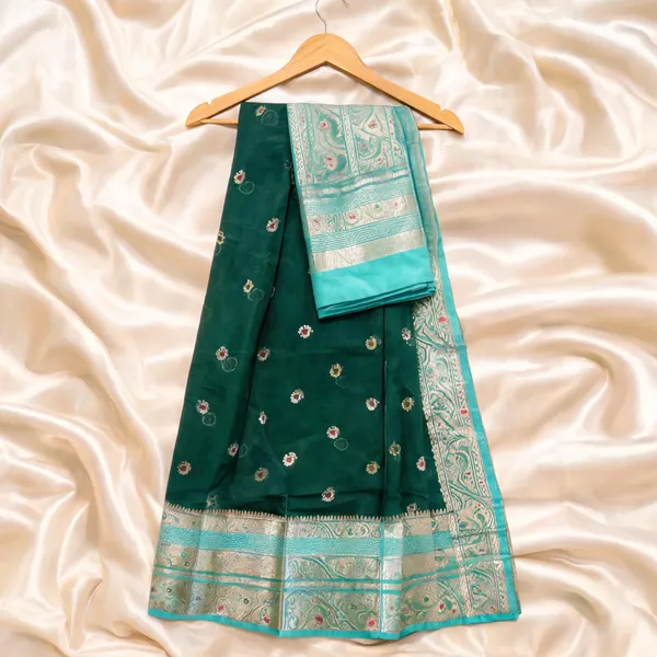 Green_Seli_Katan_Silk_Woven_Floral_Saree_For_Women