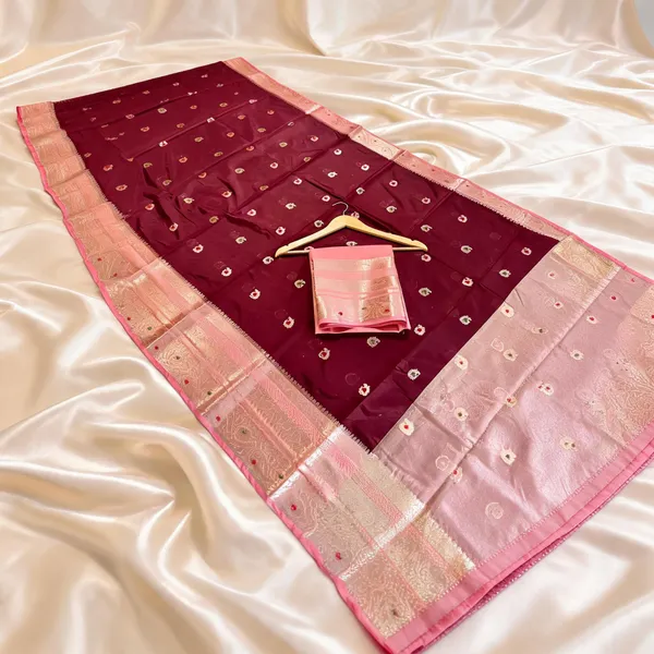 Maroon_Seli_Katan_Silk_Woven_Zari_Floral_Saree_For_Women