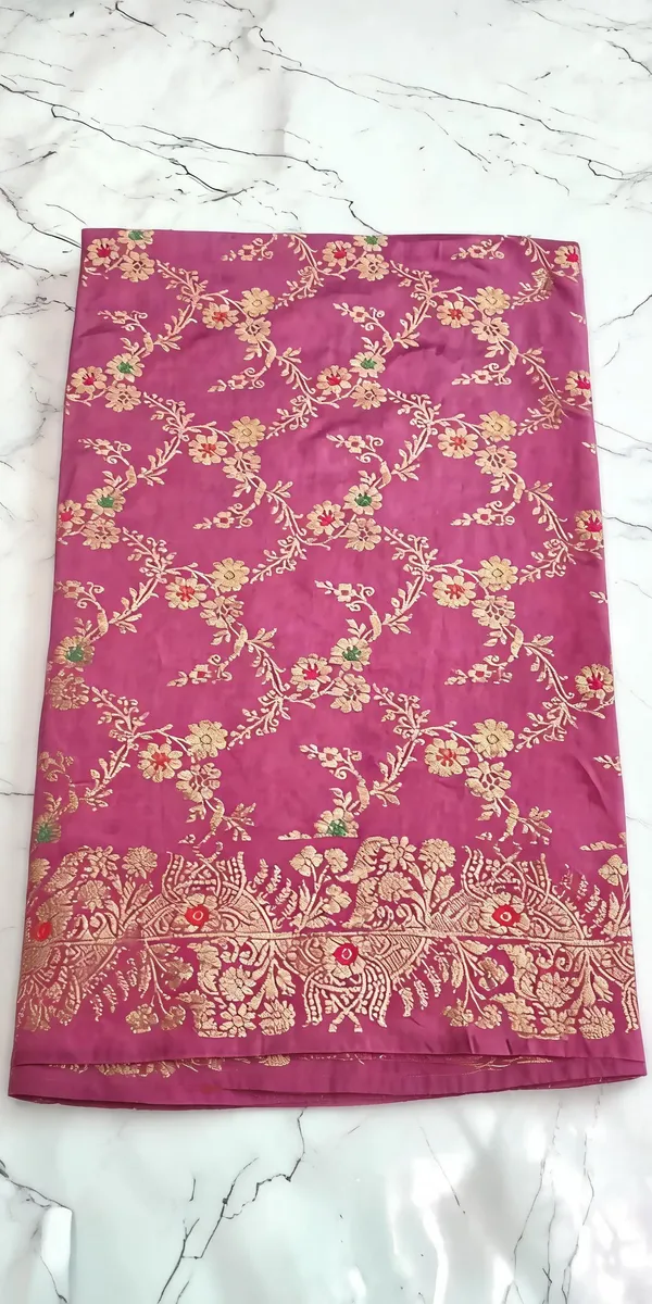 Magenta_Seli_Katan_Silk_Floral_Woven_Saree_For_Women