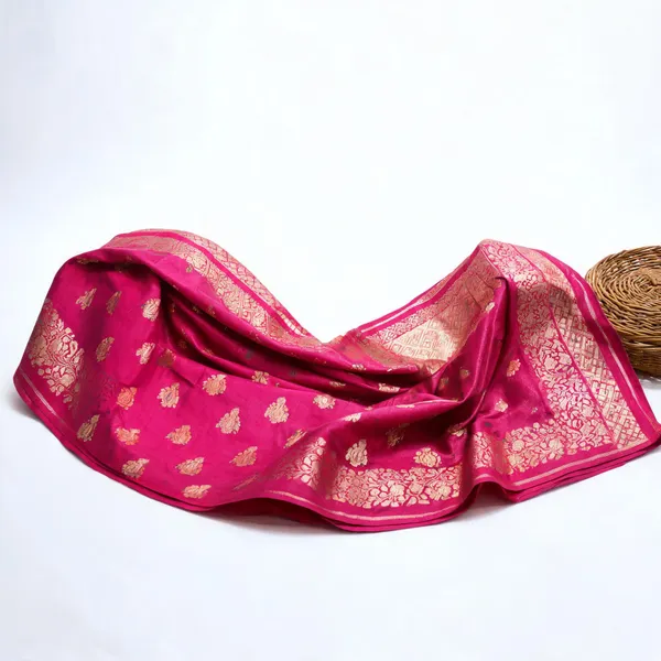 Magenta_Seli_Katan_Silk_Zari_Woven_Saree_For_Women