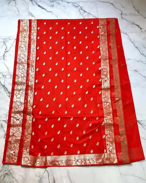 Red_Silk_Woven_Zari_Border_Saree_For_Women