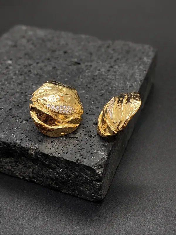 Golden_Relic