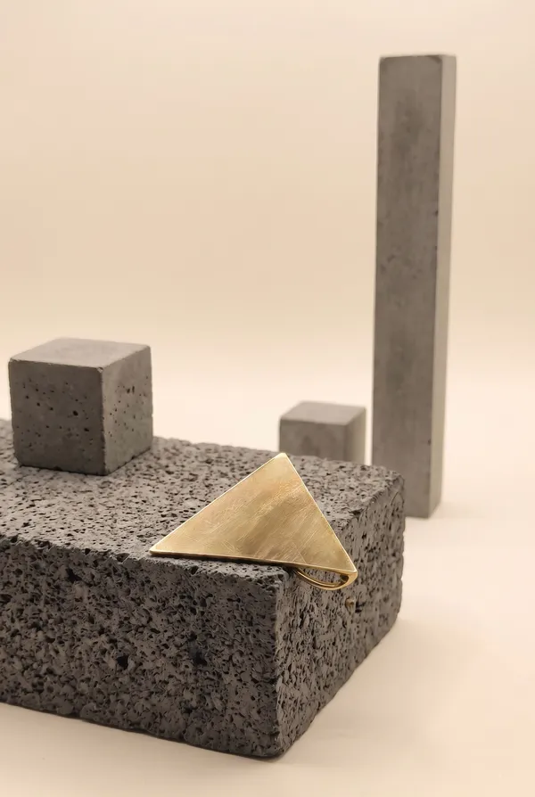 Solid_Brooch