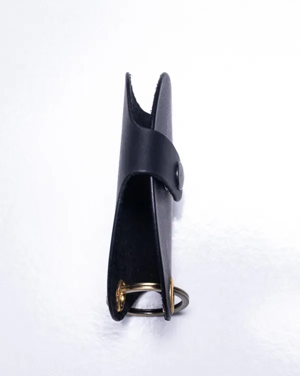 Keywrap_-_Black_Full_Grain_Leather_Wrap_Keychain