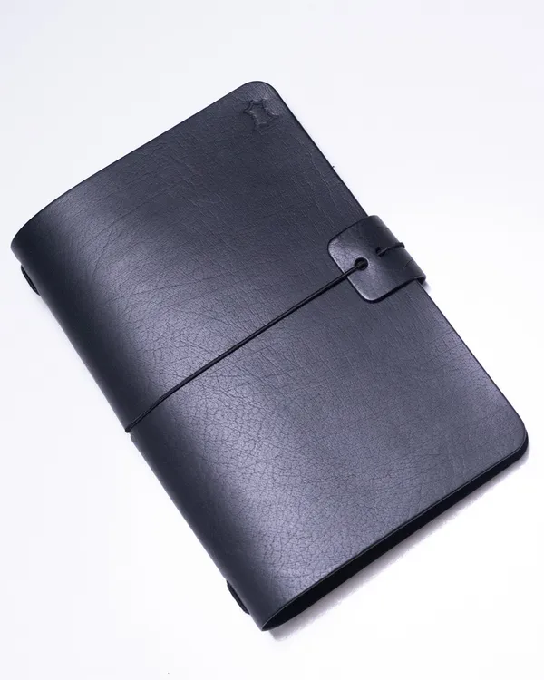 The_Ink_A5_-_Black_Full_Grain_Leather_Journal_Cover_with_Notebooks