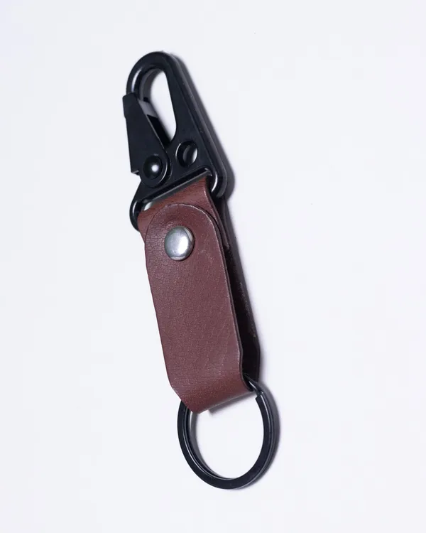 Nomad_Hook_Brown_Full_Grain_Leather_Metal_Clasp_Biker_Keychain