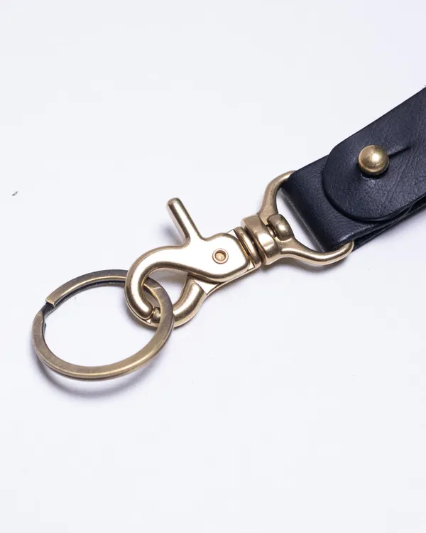 Trigger_Loop_-_Black_Solid_Brass_Full_Grain_Leather_Belt_loop_Keychain
