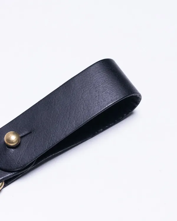 Trigger_Loop_-_Black_Solid_Brass_Full_Grain_Leather_Belt_loop_Keychain