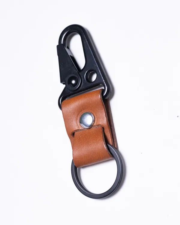 Urban_Trek_-_Tan_Full_Grain_Leather_Metal_Clasp_Biker_Keychain