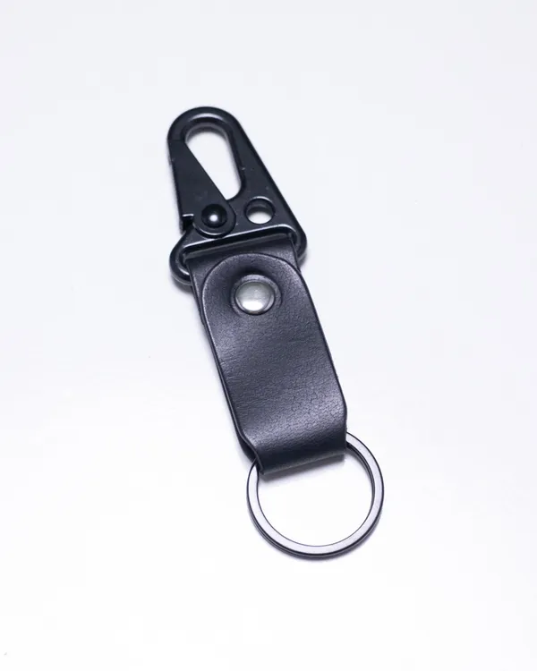 Nomad_Hook_Black_Fullgrain_Leather_Metal_Clasp_Biker_Keychain