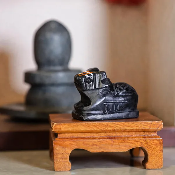 Black_Marble_Nandi_Idol_For_Pooja_Decor