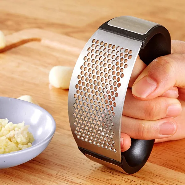 Handheld_Garlic_Peeler