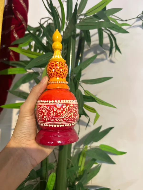 Red_/_Orange_/_Yellow_/_White_Decorative_Gachkouto_Container
