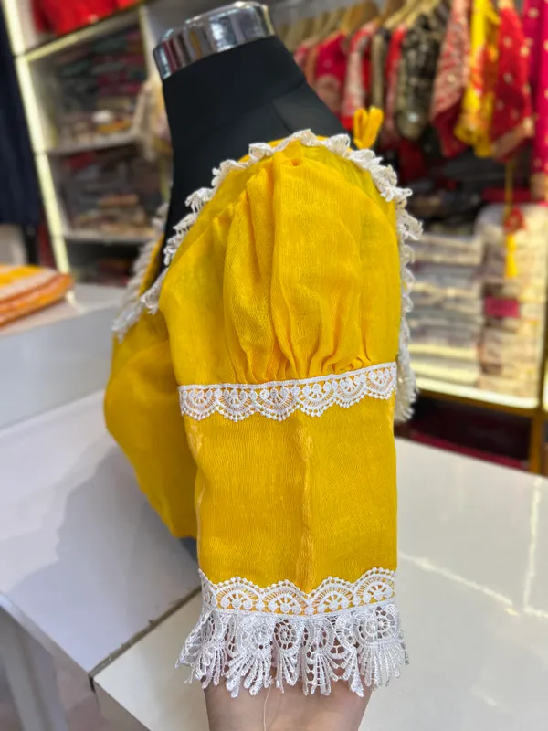 Yellow_Haldi_Saree_&_Blouse_Set_for_Women