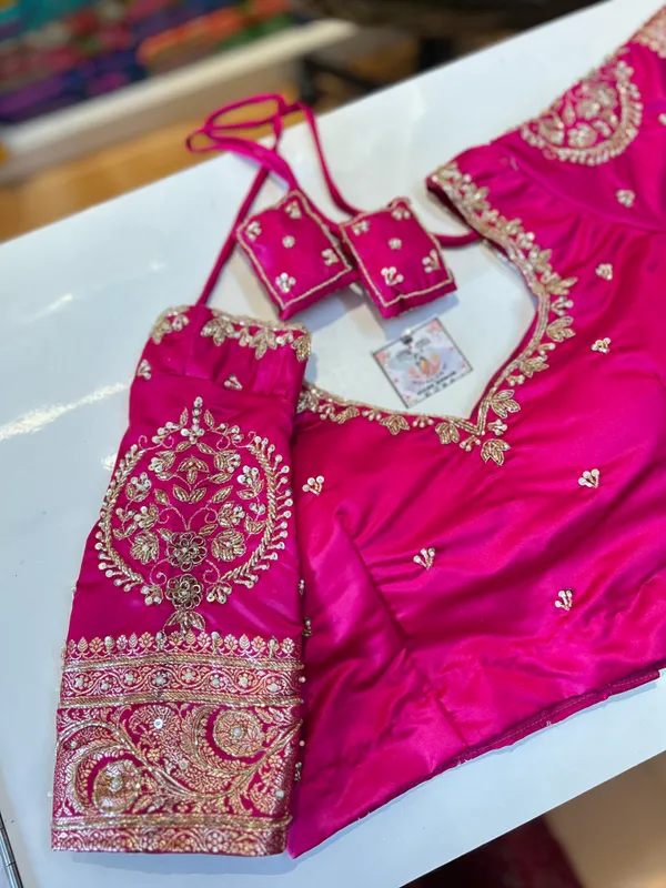 Magenta_Embroidered_Aari_Work_Ethnic_Blouse_for_Women
