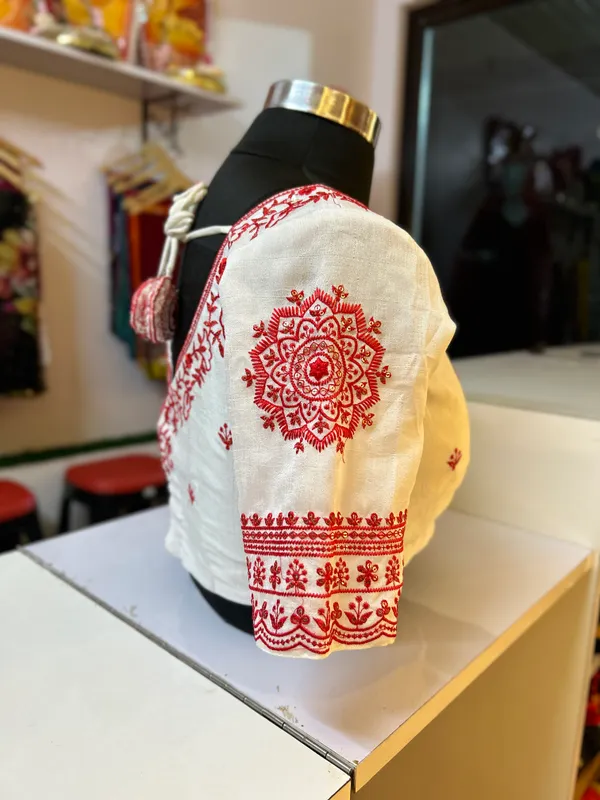 Red_Decorative_Darpan_(Hand_)_With_Floral_And_Om_Artwork