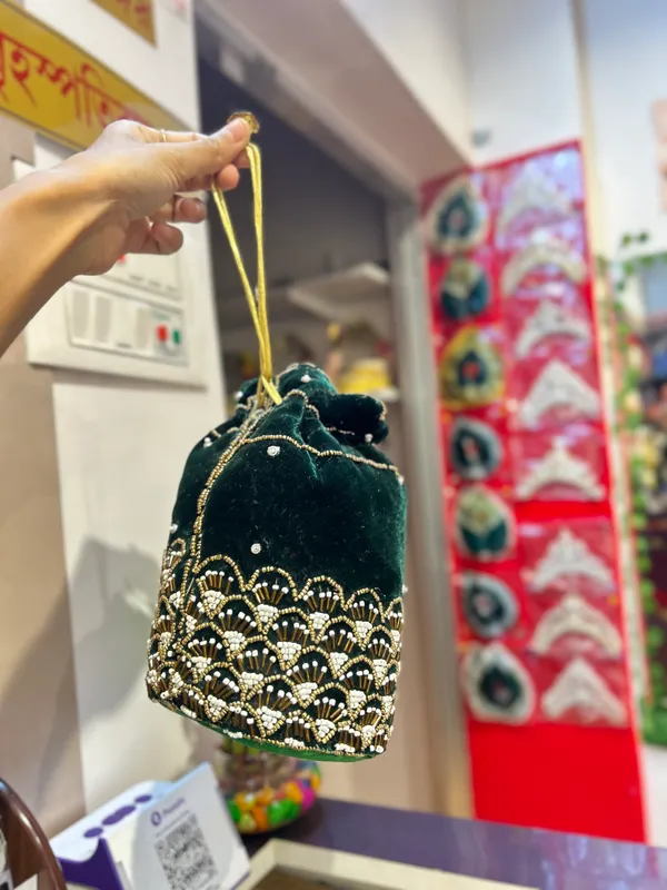Green_Embroidered_Bridal_Batwa_/_Potli_Bag_for_Women