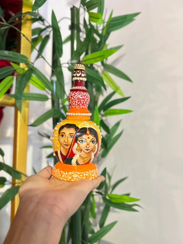 Orange_/_Yellow_/_Red_/_Black_Decorative_Gachkouto_Container