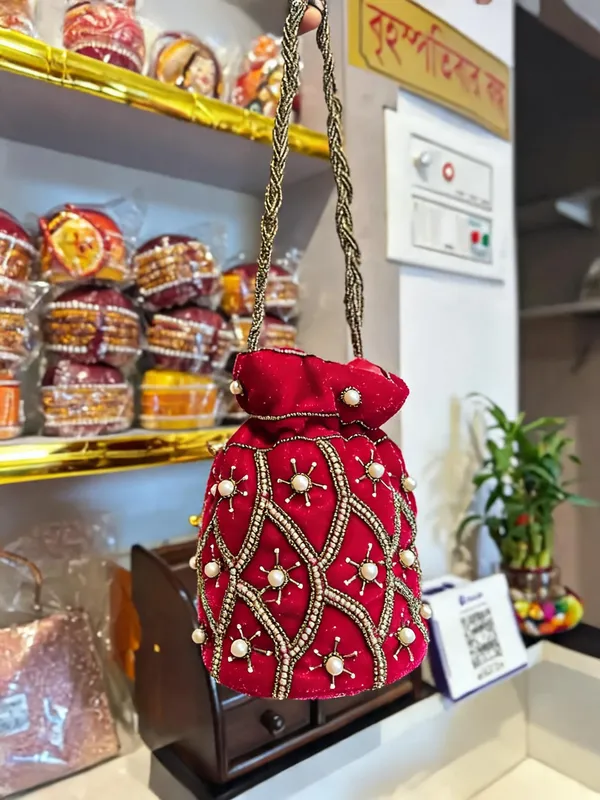 Red_Georgette_Beaded_Bridal_Potli_Bag_For_Women