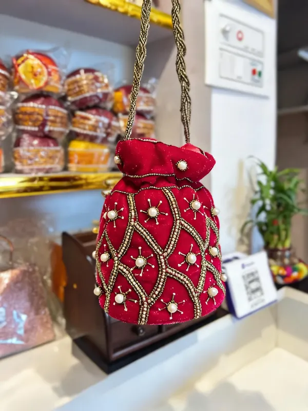 Red_Georgette_Beaded_Bridal_Potli_Bag_For_Women