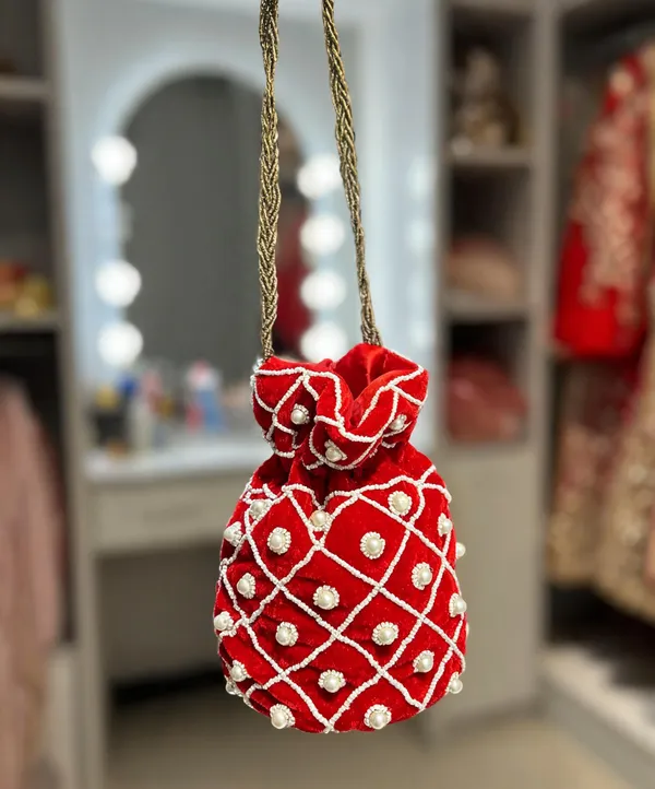 Red_Georgette_Embellished_Bridal_Potli_Bag_For_Women