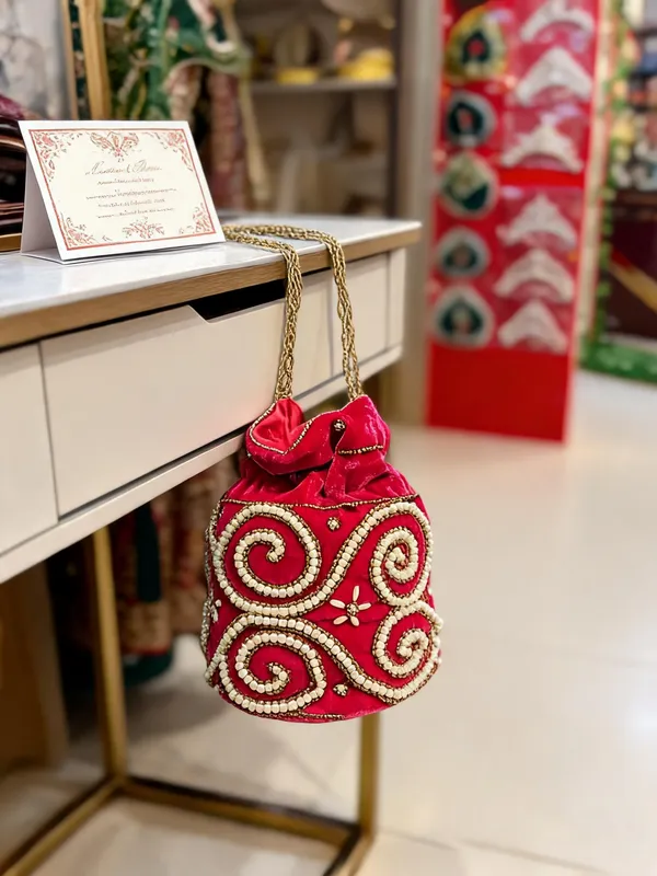 Red_Georgette_Embellished_Bridal_Potli_Bag_For_Women