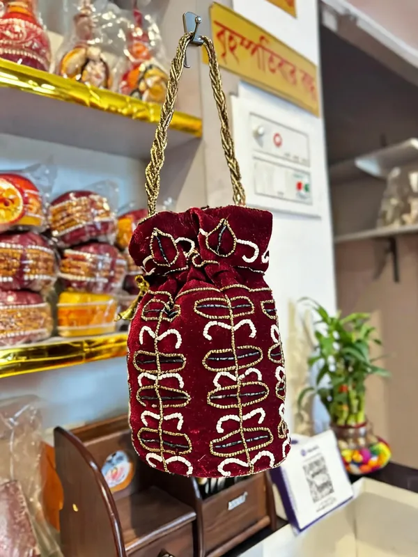 Maroon_Velvet_Embroidered_Bridal_Potli_Bag_For_Women
