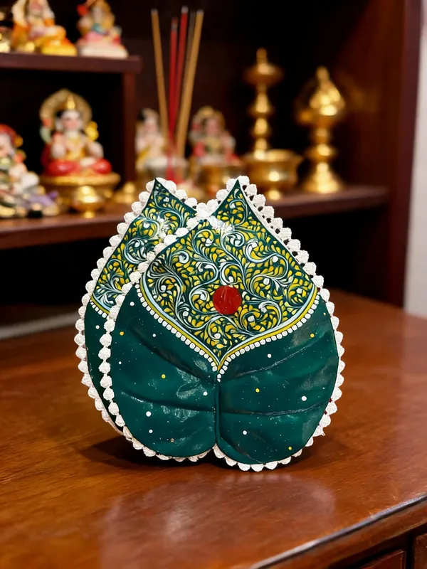 Green_Plastic_Paisley_Pan_Pata_Subho_Drishti_Accessory