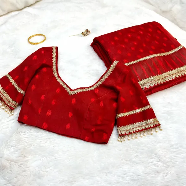 Red_Georgette_Golden_Lace_Saree_&_Blouse_Combo_Set_For_Women