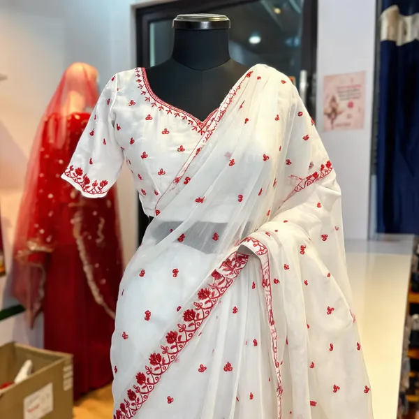 White_Georgette_Floral_Embroidered_Saree_&_Blouse_Combo_Set_For_Women