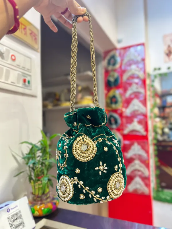 Green_Bridal_Botua_Bag