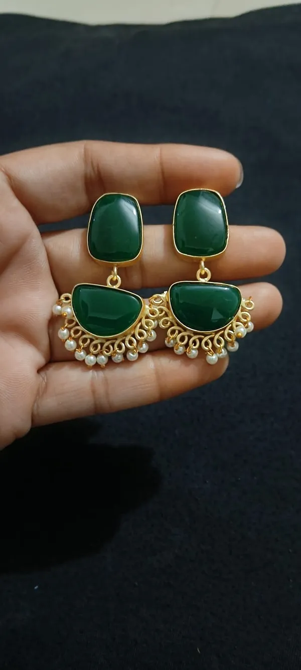 Green_Stone_Gold_Tone_Pearl_Drop_Earrings_for_Women