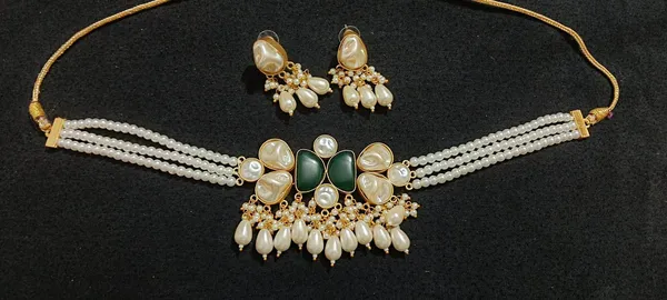 Green_Pearl_Necklace_And_Earrings_Set_for_Women