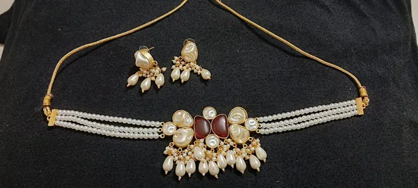 Gold_Tone_Pearl_Choker_Necklace_Set_for_Women