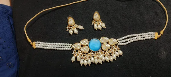 Gold_Tone_Pearl_Choker_Necklace_And_Earrings_Set_for_Women