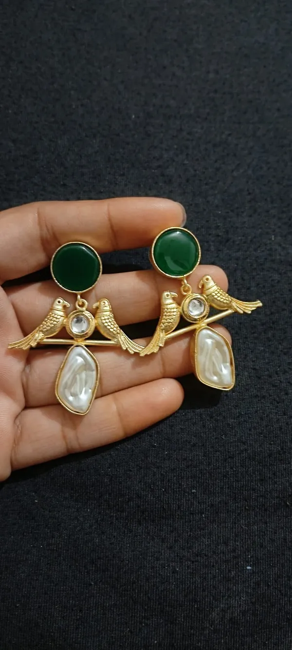 Green_Gold_Tone_Bird_Motif_Drop_Earrings_for_Women