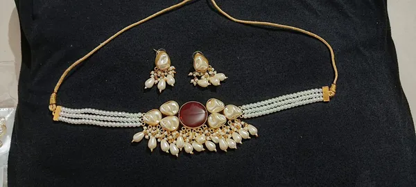 Gold_Tone_Pearl_Choker_Necklace_Set_for_Women