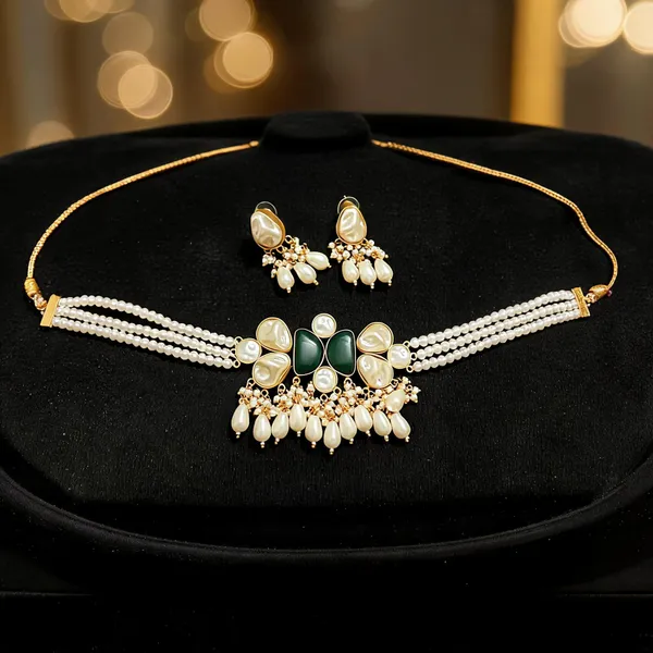 Green_Brass_Pearl_Necklace_And_Earrings_Set_For_Women