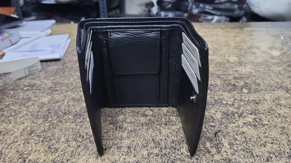 Black_wallet_100%_pure_leather_For_men