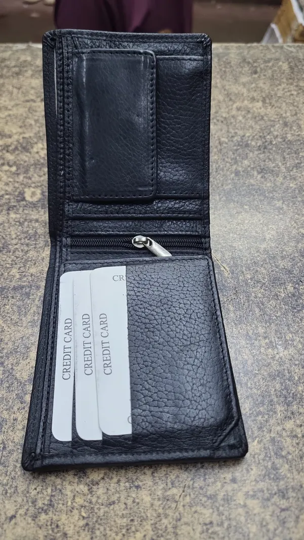 Black_wallet_100%_pure_leather_For_men