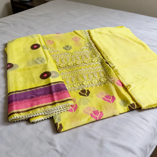 Yellow_Unstitched_Suit