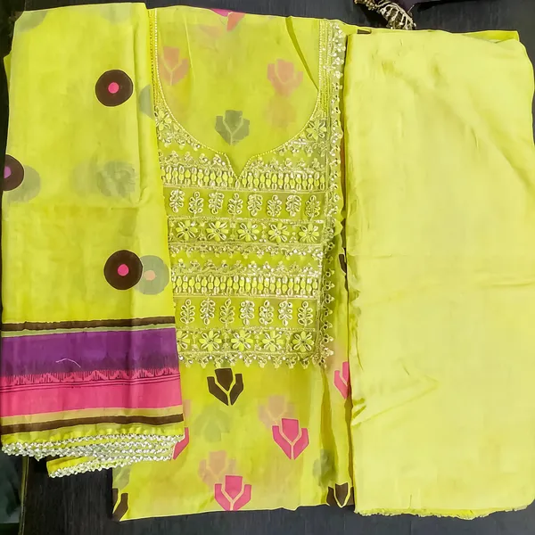 Yellow_Unstitched_Suit