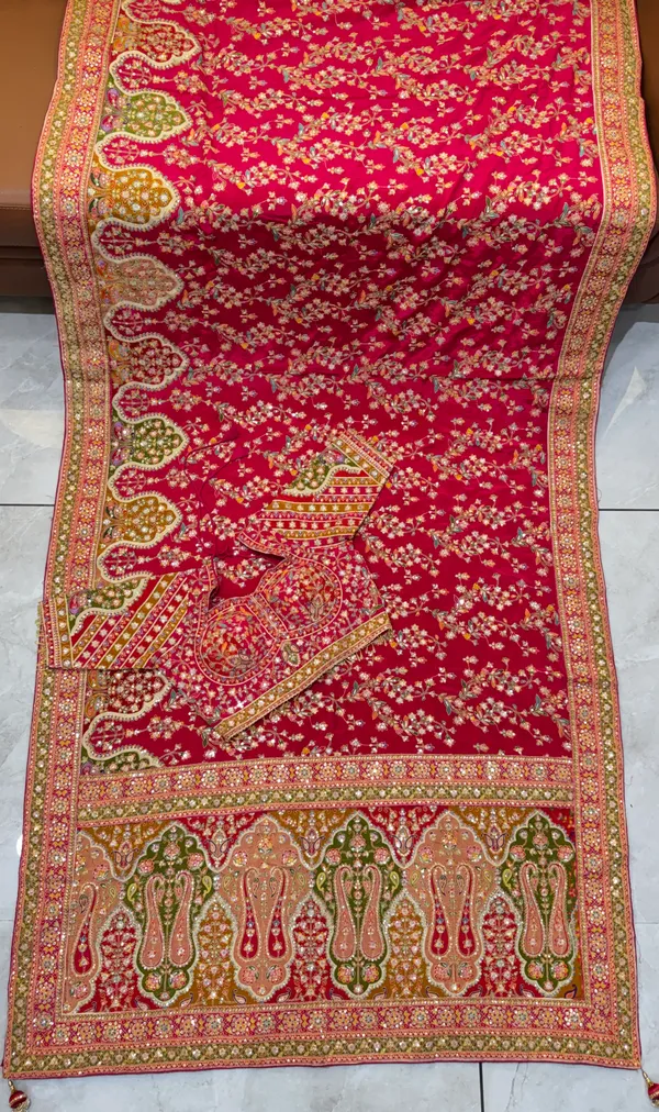 Red_Pure_Viscose_Saree_For_Women