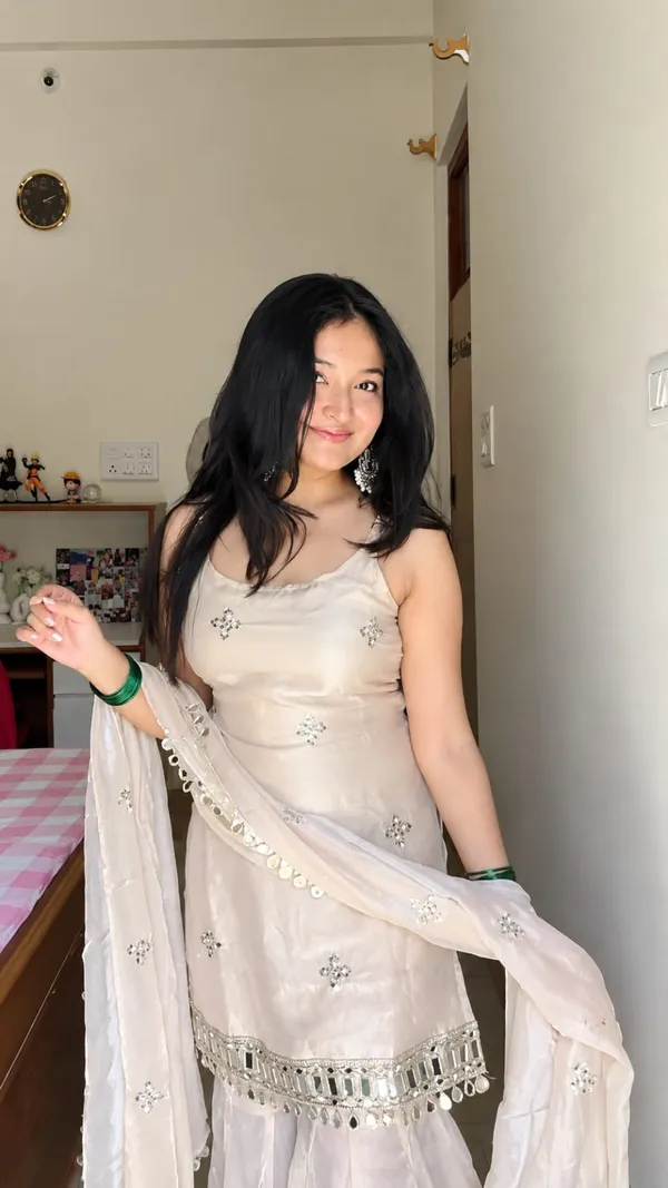 Ivory_Pearl_Embroidered_Silk_Kurti_–_Rajvanshi_Suit
